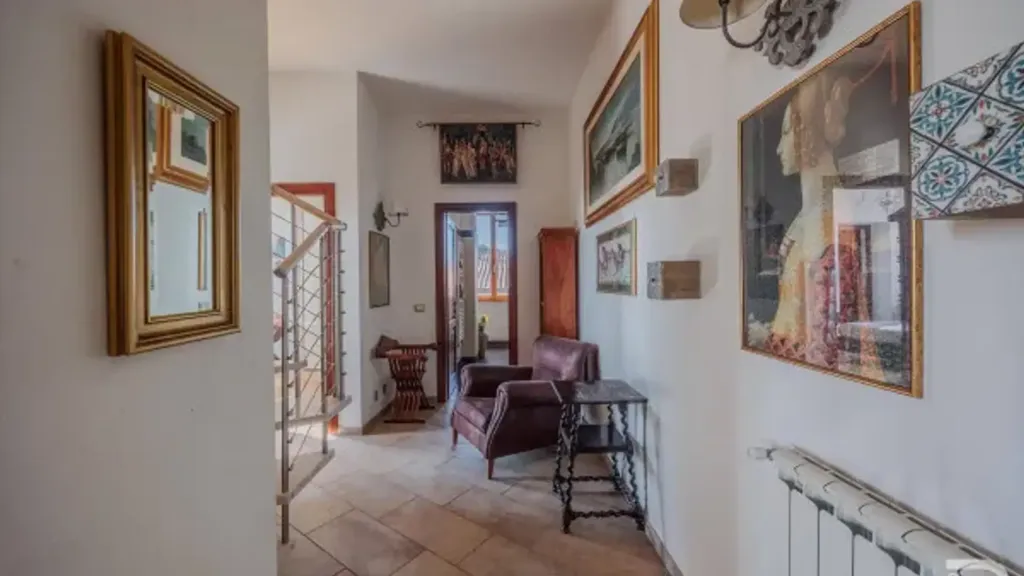 Entrée - Attico with Terrace in Sinalunga