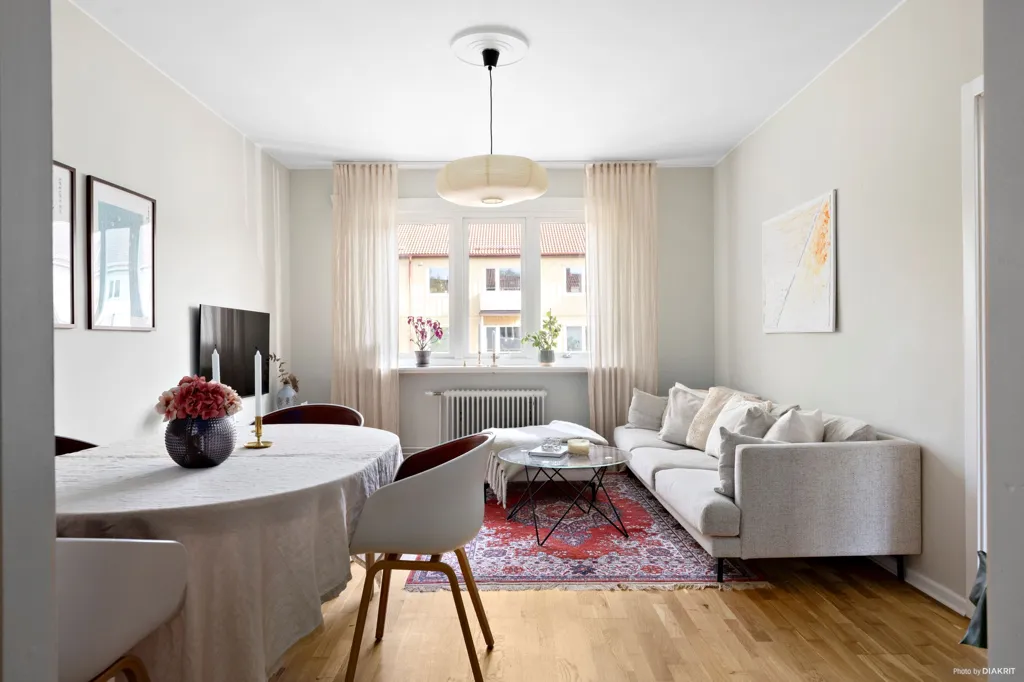 Salle à manger - Loft-Style Apartment with High Ceilings in Krokslätt