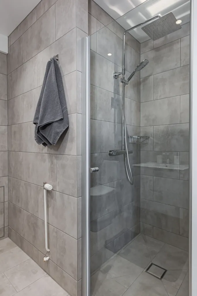 Bagni - Renovated Two-Bedroom with Balcony in Halmstad