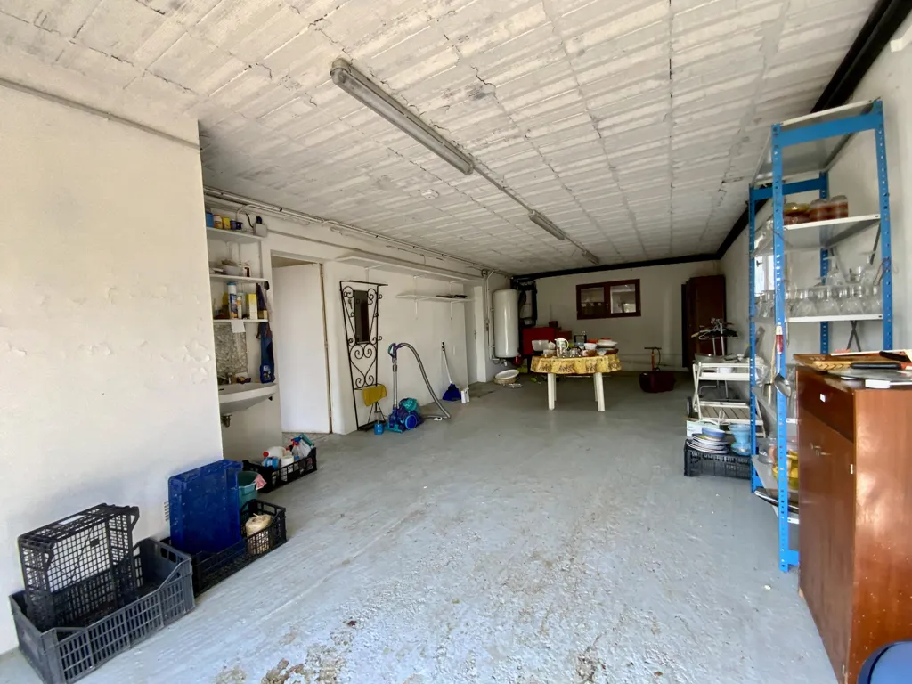 Garage - Maison Familiale avec Hangar à Calignac