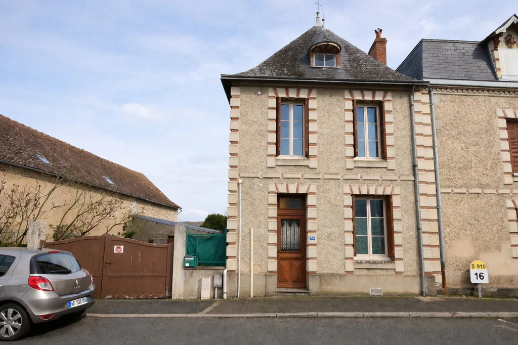 Extérieur - Maison avec jardin et dépendances à Ingrandes