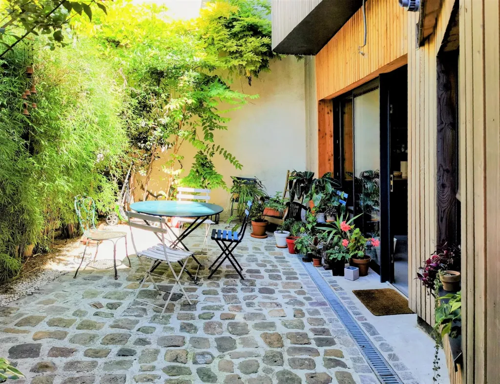 Terrazza - Architect-Designed Duplex with Terrace in Belleville