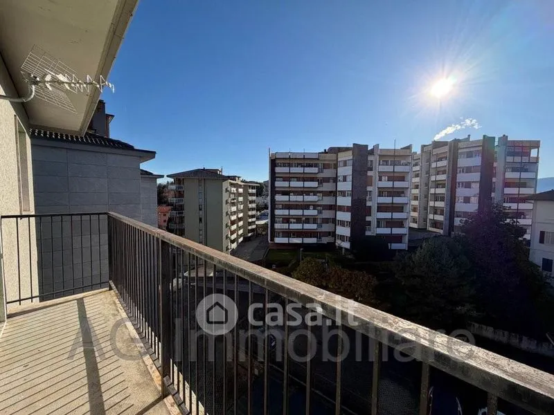 Rõdu - Penthouse with Panoramic Views in Verbania