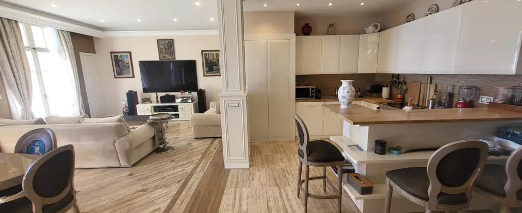 Cuisine - Appartement Luxueux avec Vue Mer à Menton