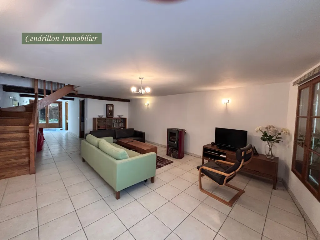 Séjour - Maison de Ville Rénovée avec Jardin à Saint-Jean-de-Maurienne