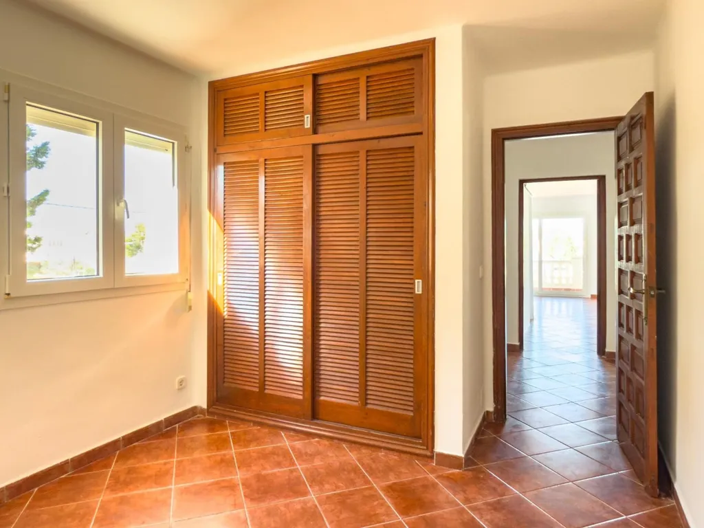 hallway_entrance