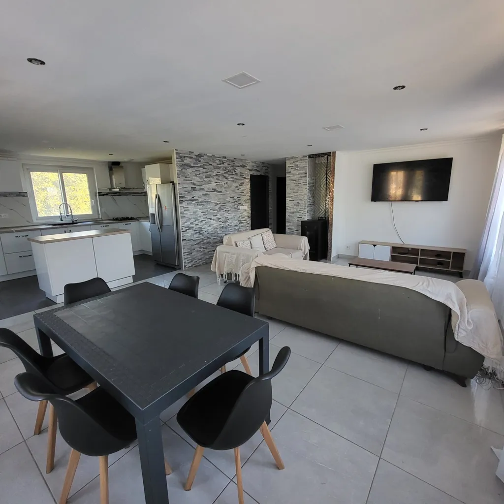 Söögituba - Renovated House with Garden in Saint-Marcel