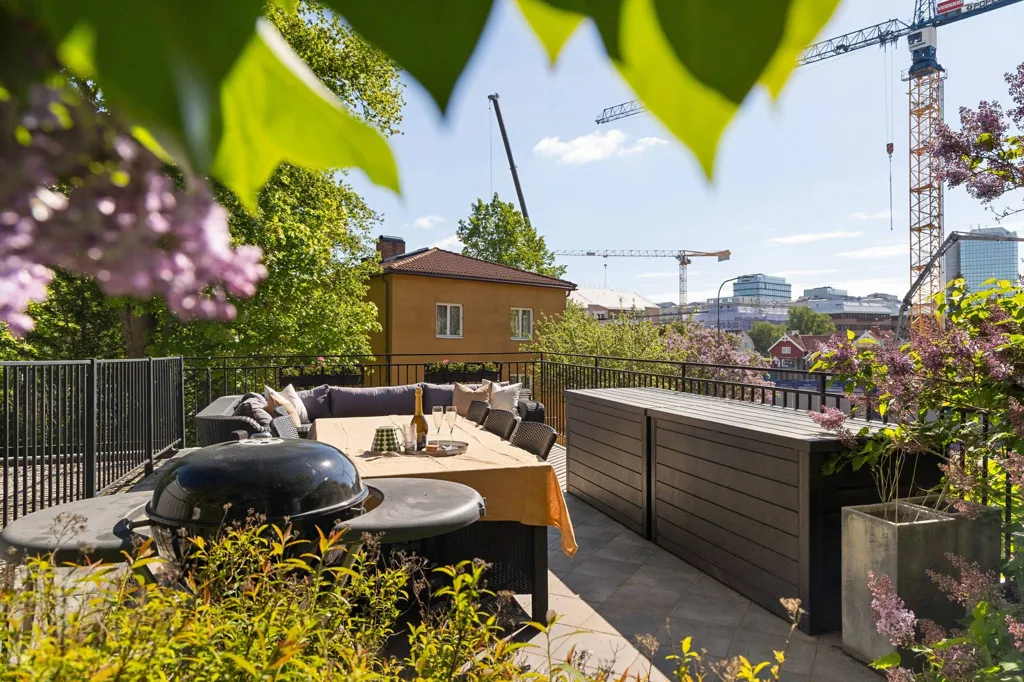 Terrass - Charming 1930s Villa-Style Flat in Gamla Råsunda