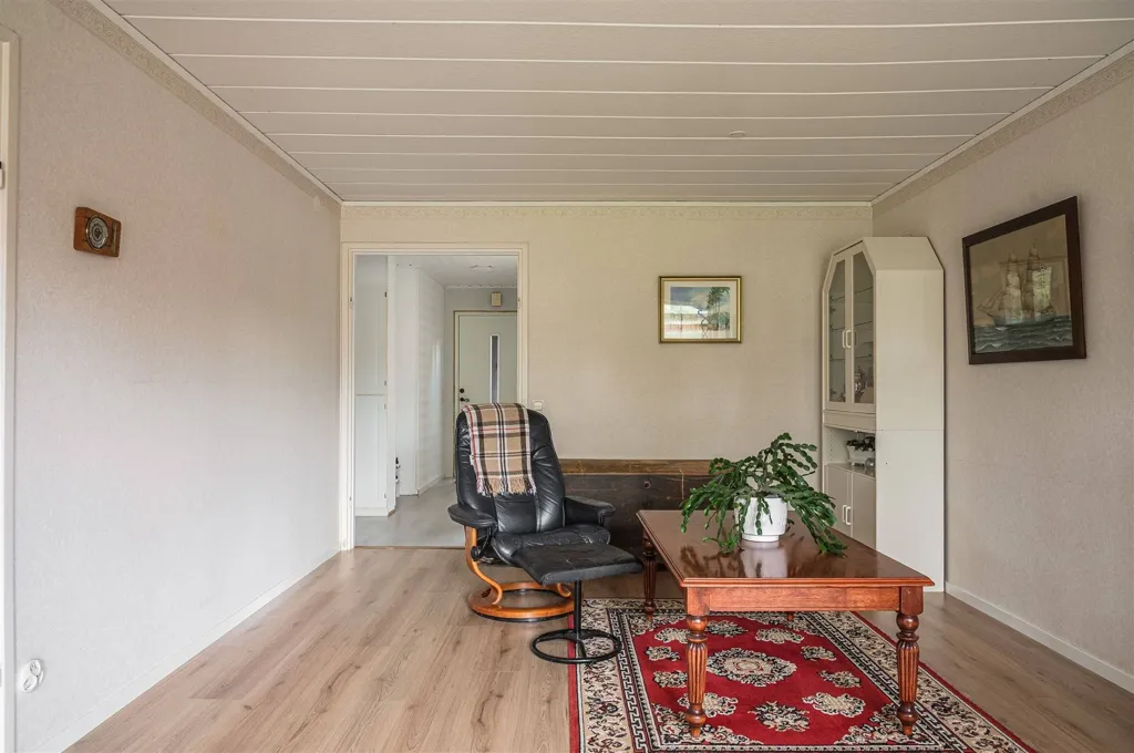 Office - Terraced House with Balcony in Kvänum
