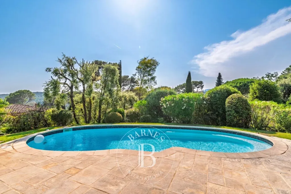 Bassein - Provençal Villa with Pool in Biot