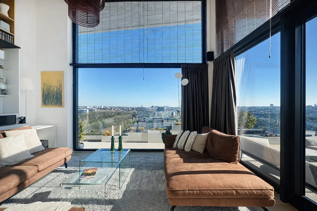 Séjour - Penthouse avec Terrasse Panoramique au Cœur du Canal