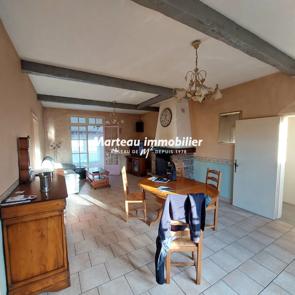 Sala da pranzo - Spacious 7-Room House with Garden in Arnage