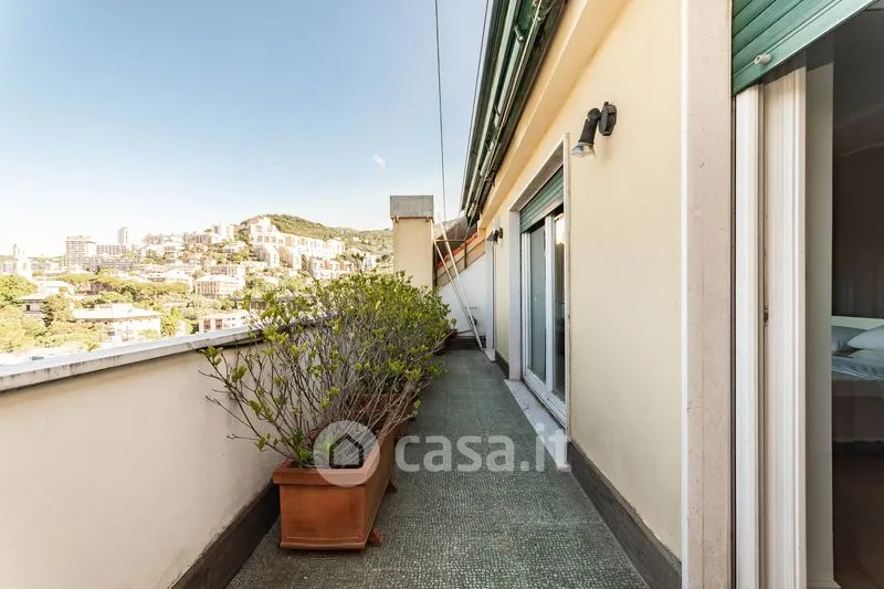 Rõdu - Penthouse with Panoramic Terraces in Genoa