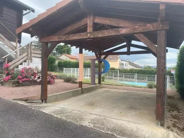 Esterno - Chalet with Pool in Charlieu