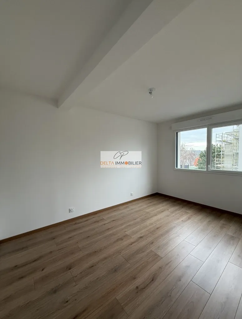 Rooms - 3-Bed Flat with Terrace in Landser