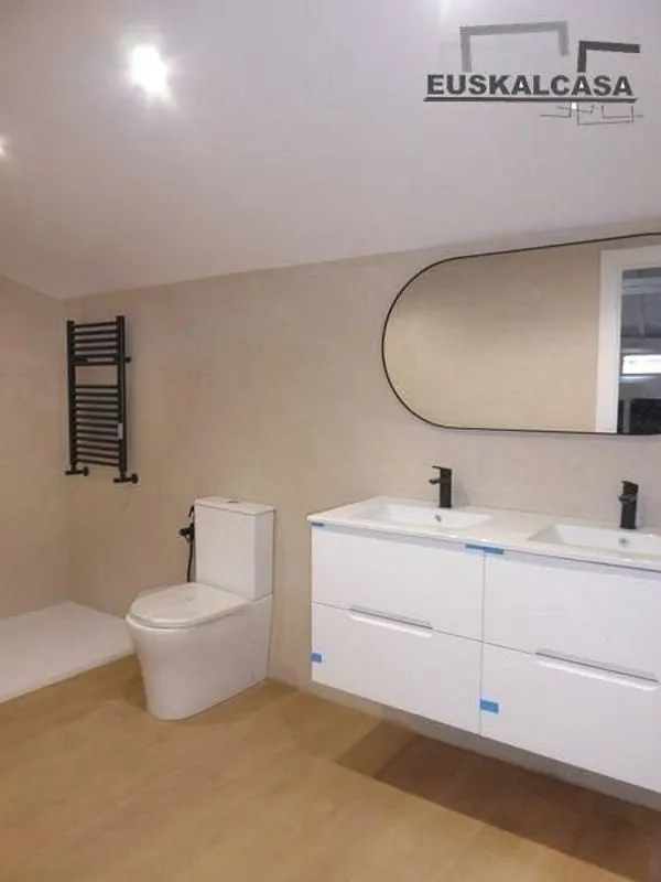 Vannitoad - Modernised Flat with Terrace in San Francisco, Bilbao