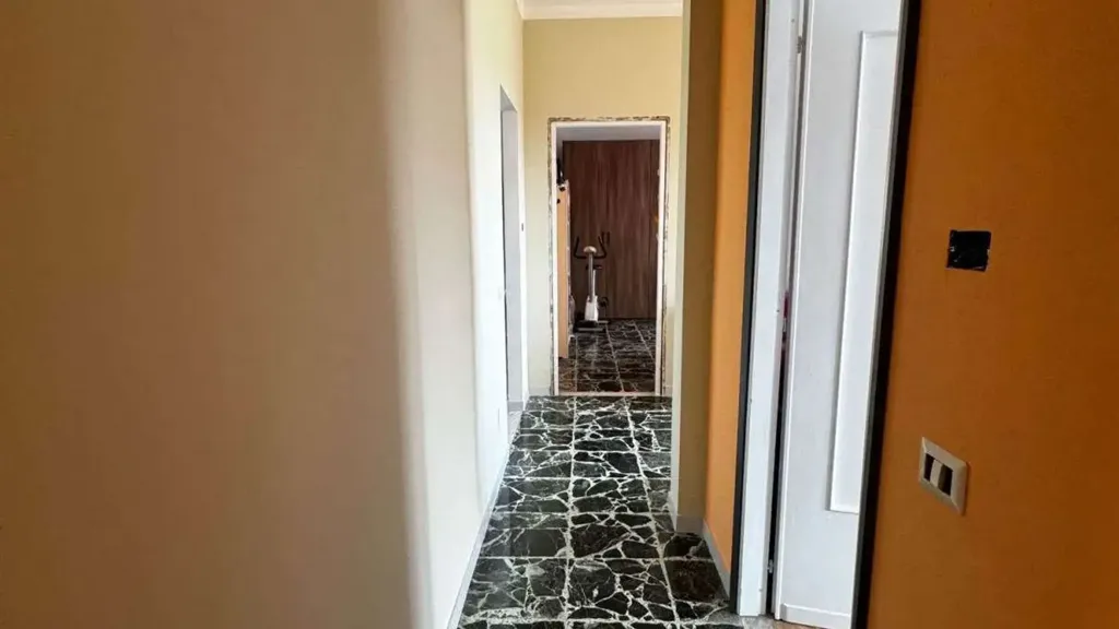 hallway_entrance