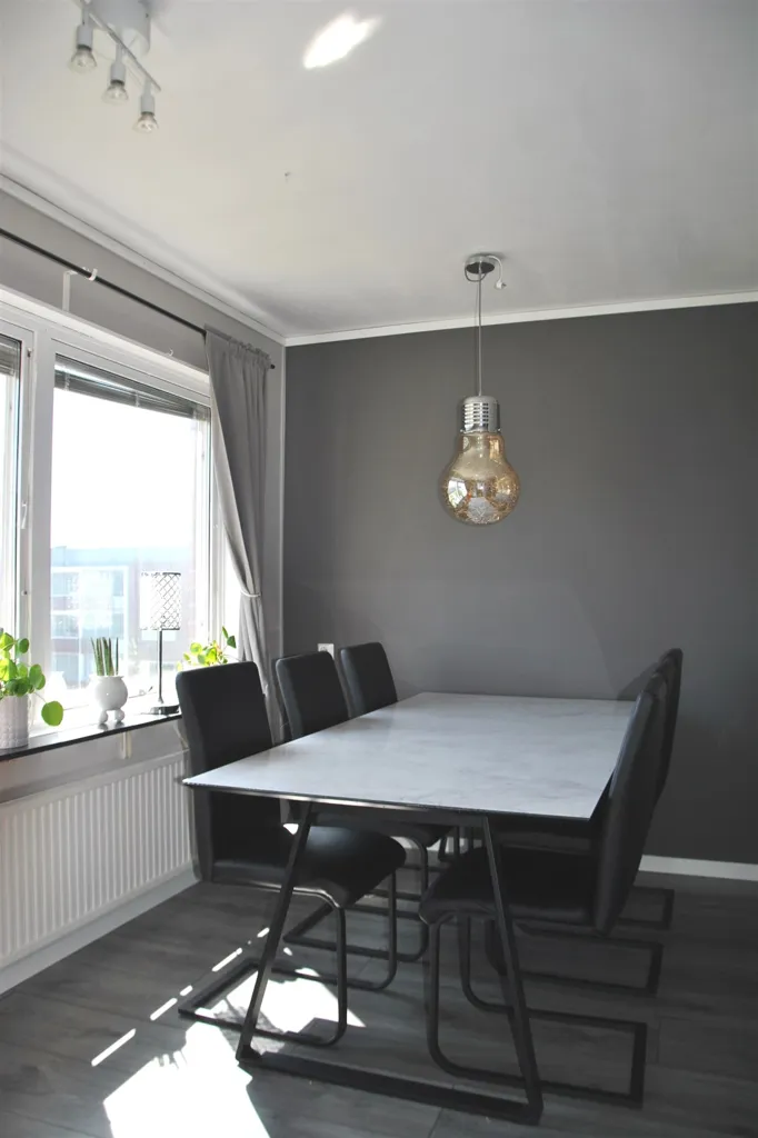 Salle à manger - Modern Flat with Balcony in Southern Location