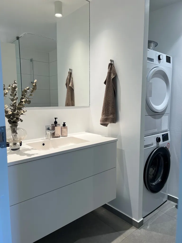 Salles de bain - 2-Bed Apartment with Balcony in Central Location