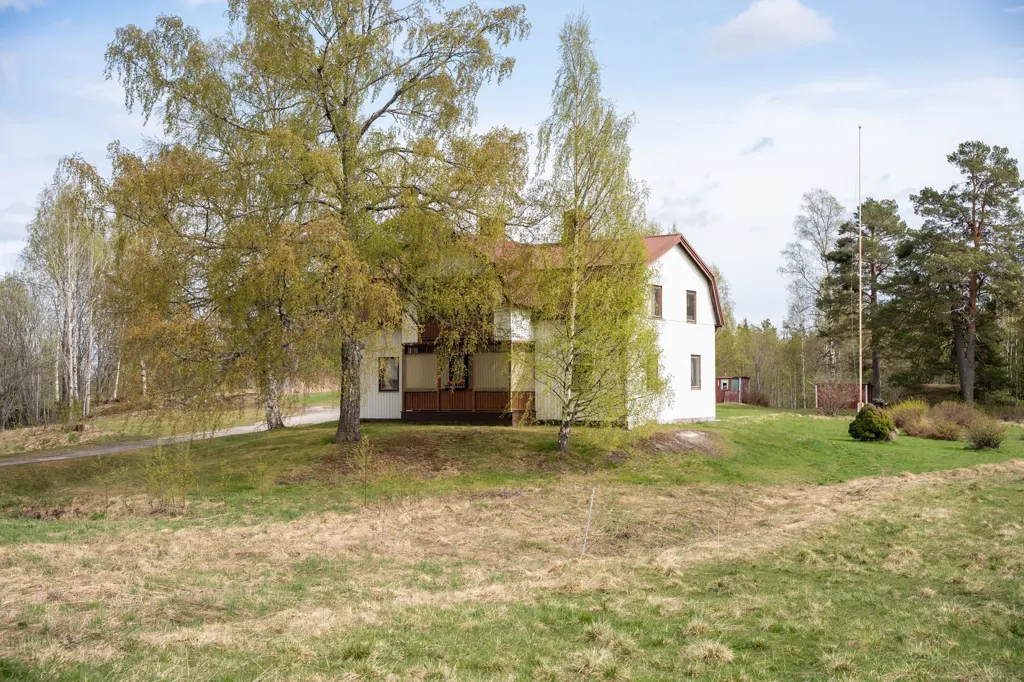 Esterno - Forest Cottage with Eco Heating in Hälledal