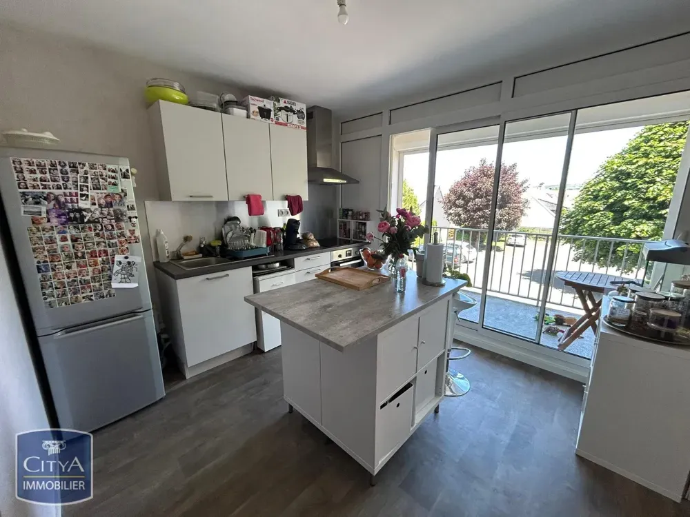 Cucina - 2-Bedroom Apartment with Balcony in Laval