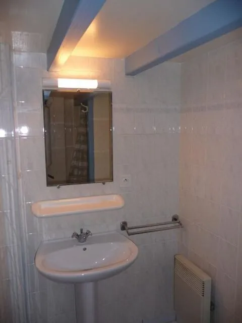 Bagni - 1-Bedroom Flat with Balcony in Laval