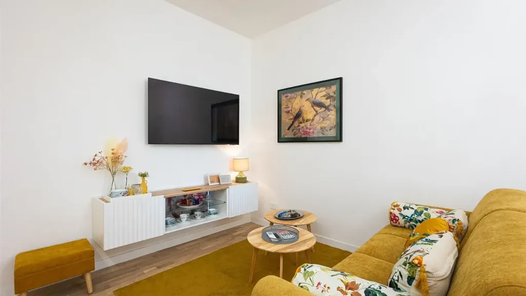 Elutuba - Modernised 2-Bed Flat with Panoramic Terrace in Rome