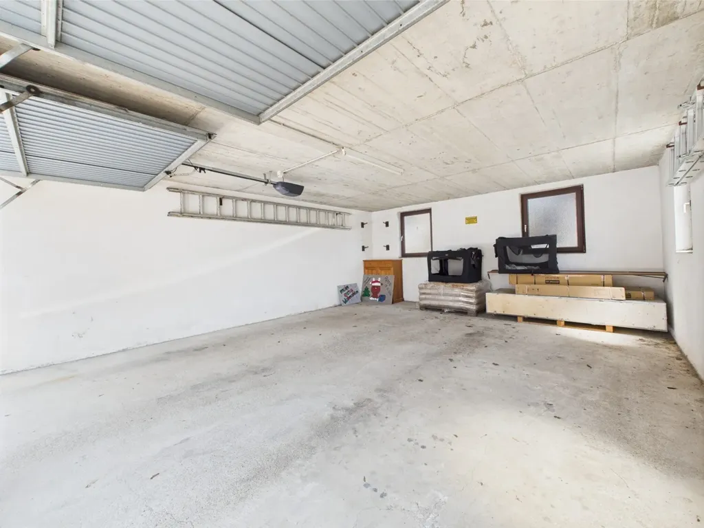 Garage - 3-bedroom house in Frontenhausen