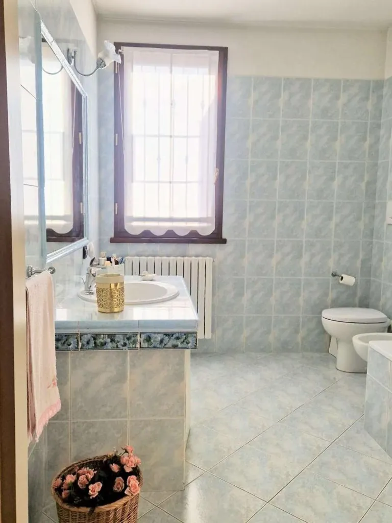 Bagni - Corner Semi-Detached Villa with Garden in Rubiera