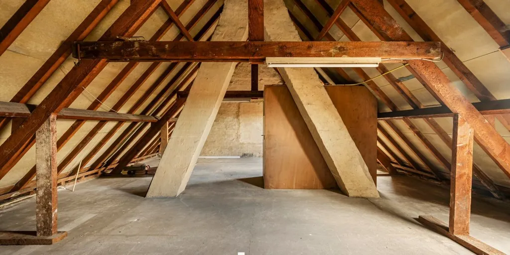 Pièces - Gesloten Bebouwing avec Garage à Tielt