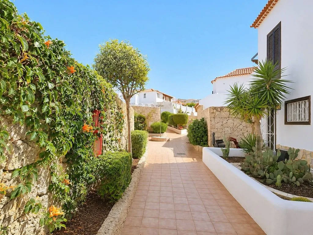 Garden - Studio with Terrace and Pool in Playa de las Américas