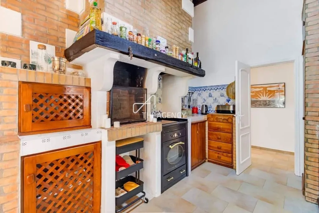 Kitchen - Luxury Villa with Pool in Charneca de Caparica