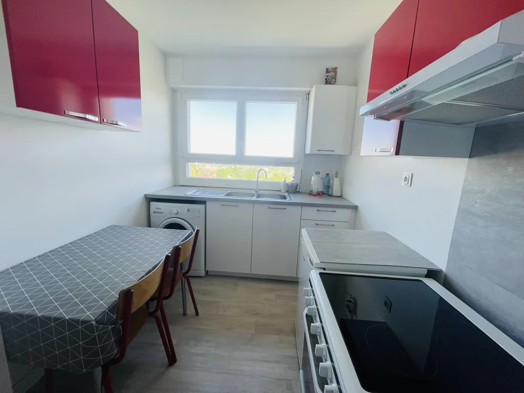 Kitchen - Bright Apartment with Balcony in Poitiers