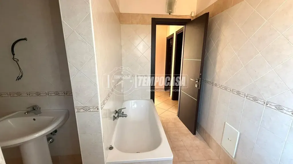Bathrooms - Mansarded House with Balcony in Villaricca