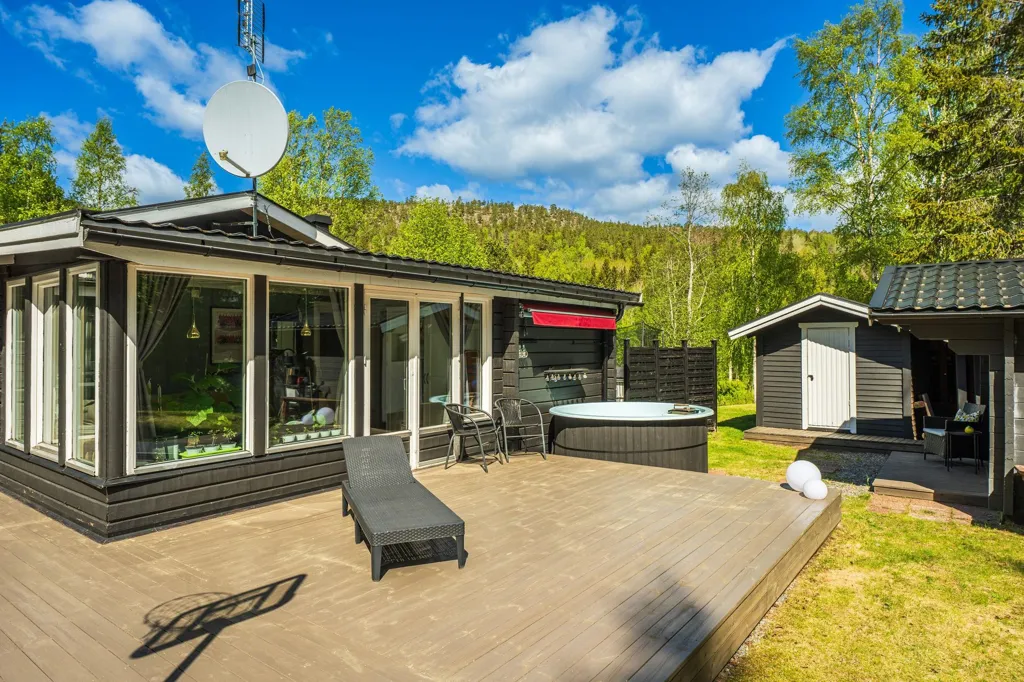Terrass - Charming Seafront Home with Open Plan in Tranquil Setting
