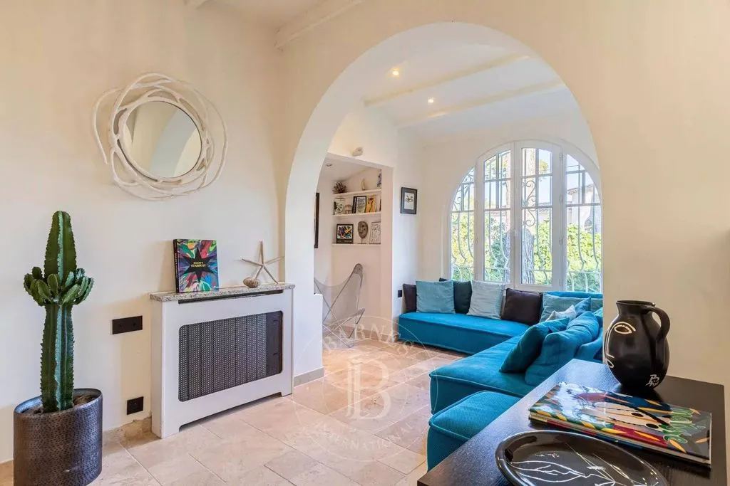 Living Room - Luxury Villa with Sea View in Cap d'Antibes