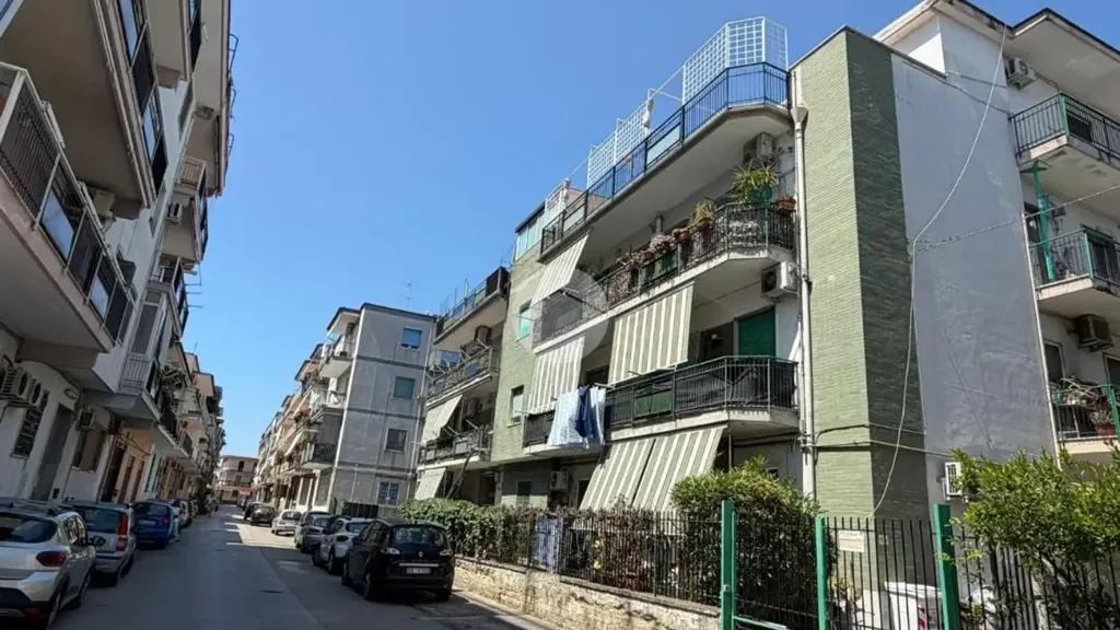 Välivaade - Three-Bedroom Apartment with Balcony in Naples