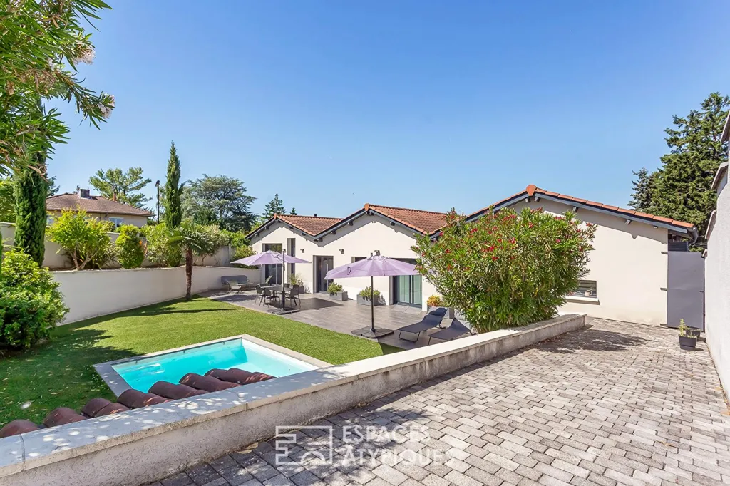 Bassein - Ground Floor Flat in Montanay with Pool
