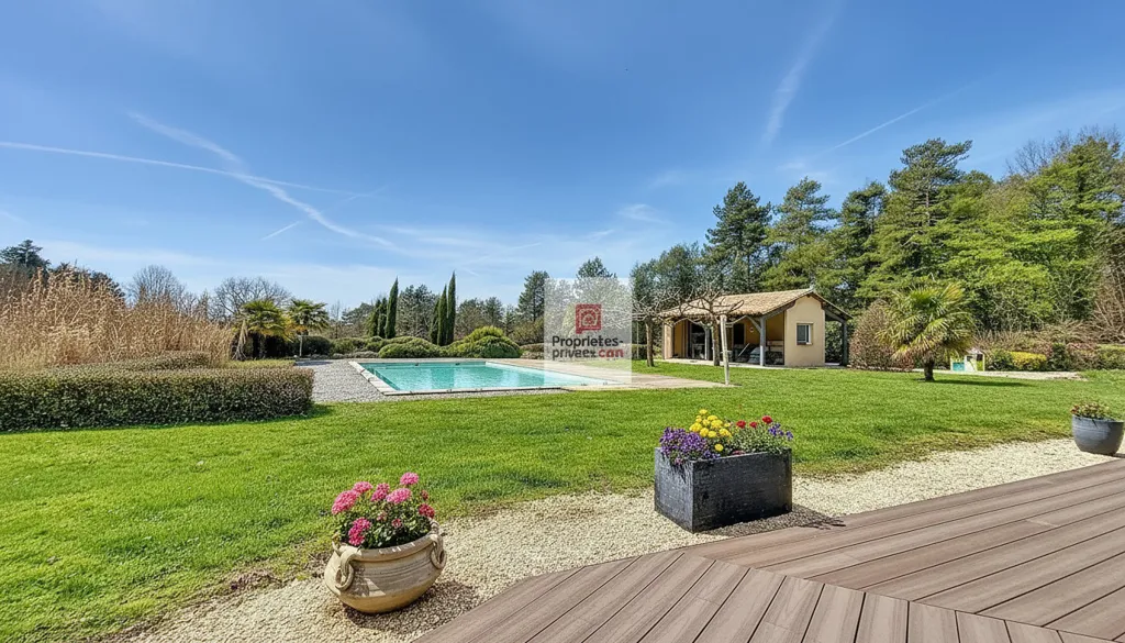 Piscine - Maison avec Piscine Chauffée à Fleurac