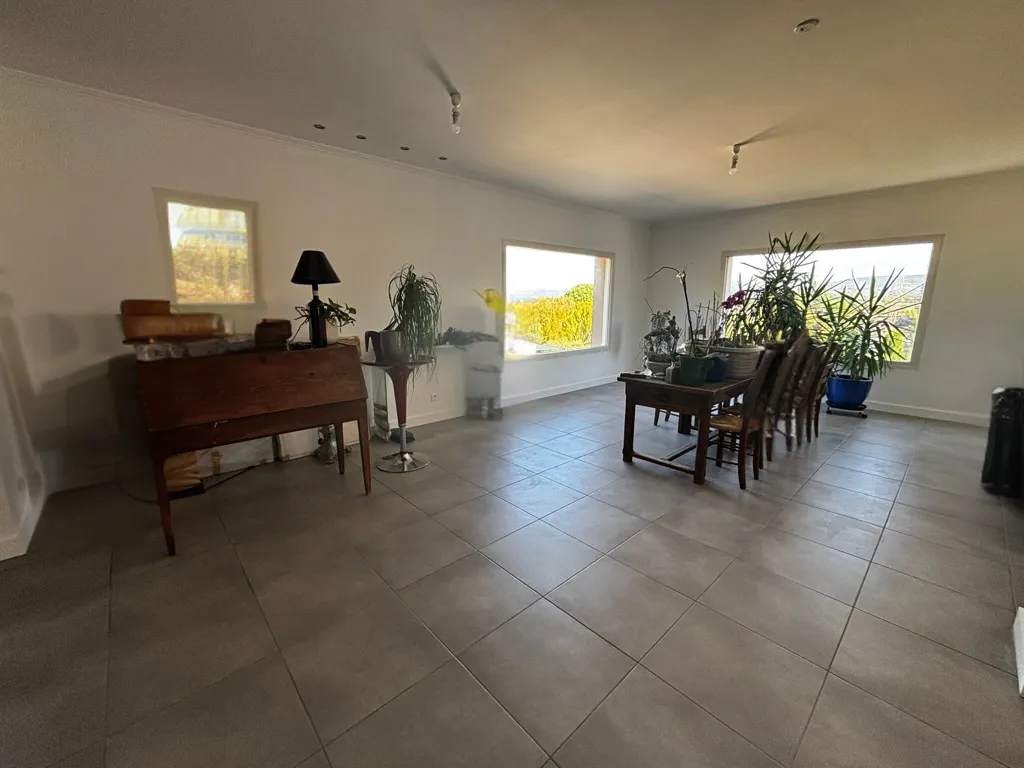 Salle à manger - Villa Luxueuse avec Piscine à Malaucène