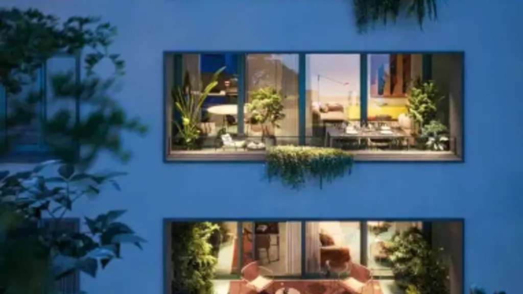 Balcony - Contemporary Quadrilocale with Loggia in Florence