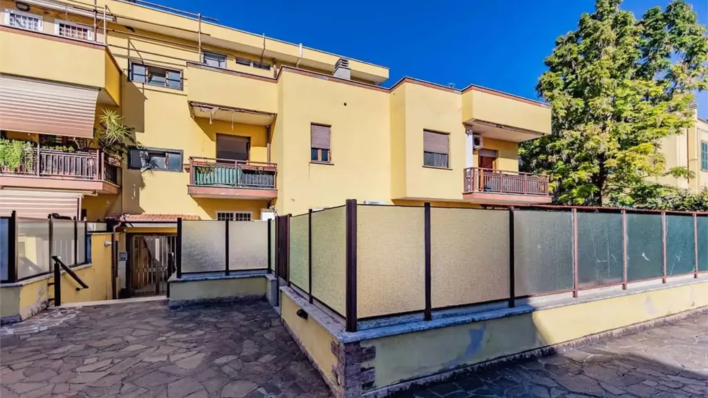 Välivaade - Spacious Apartment with Balconies in Tivoli