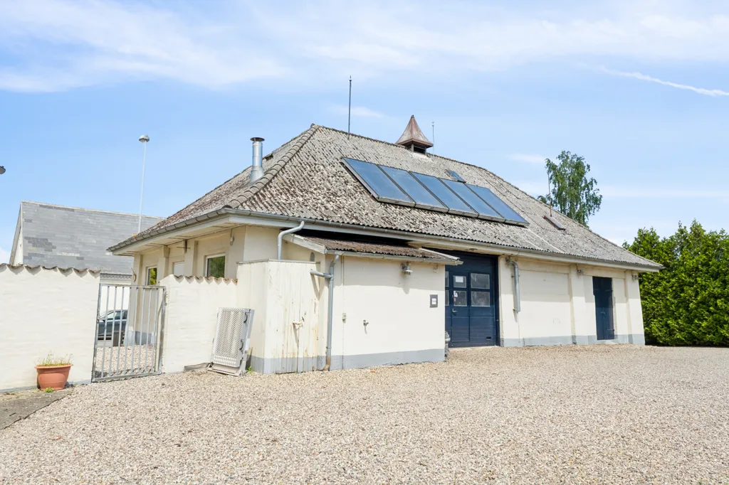 Välivaade - Villa with Workshop in Aunslev