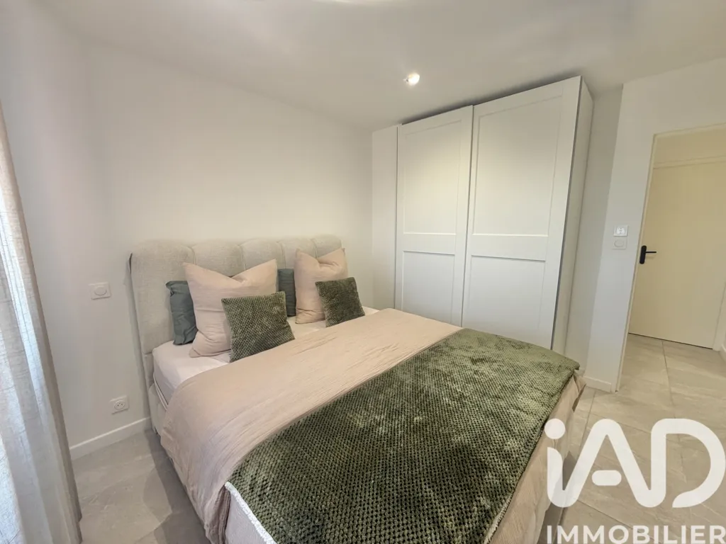 Chambres - Appartement Rénové avec Balcon à Nîmes