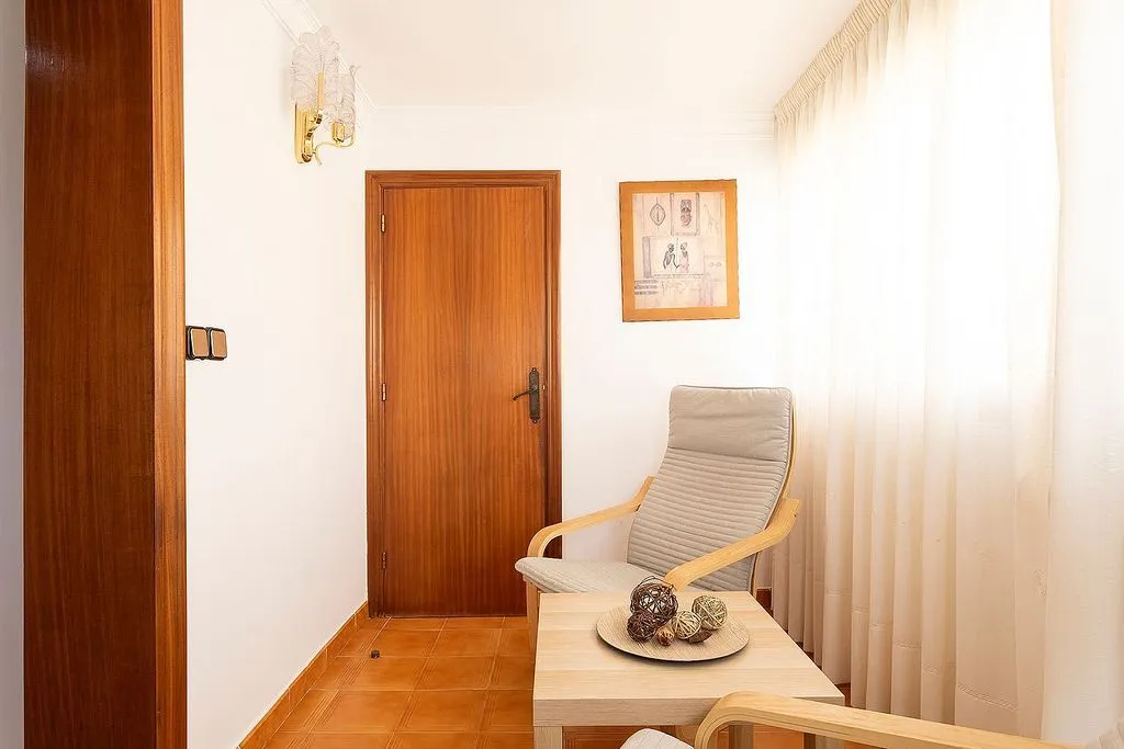 Entrée - 3-Bedroom Apartment with Views in Barcelona