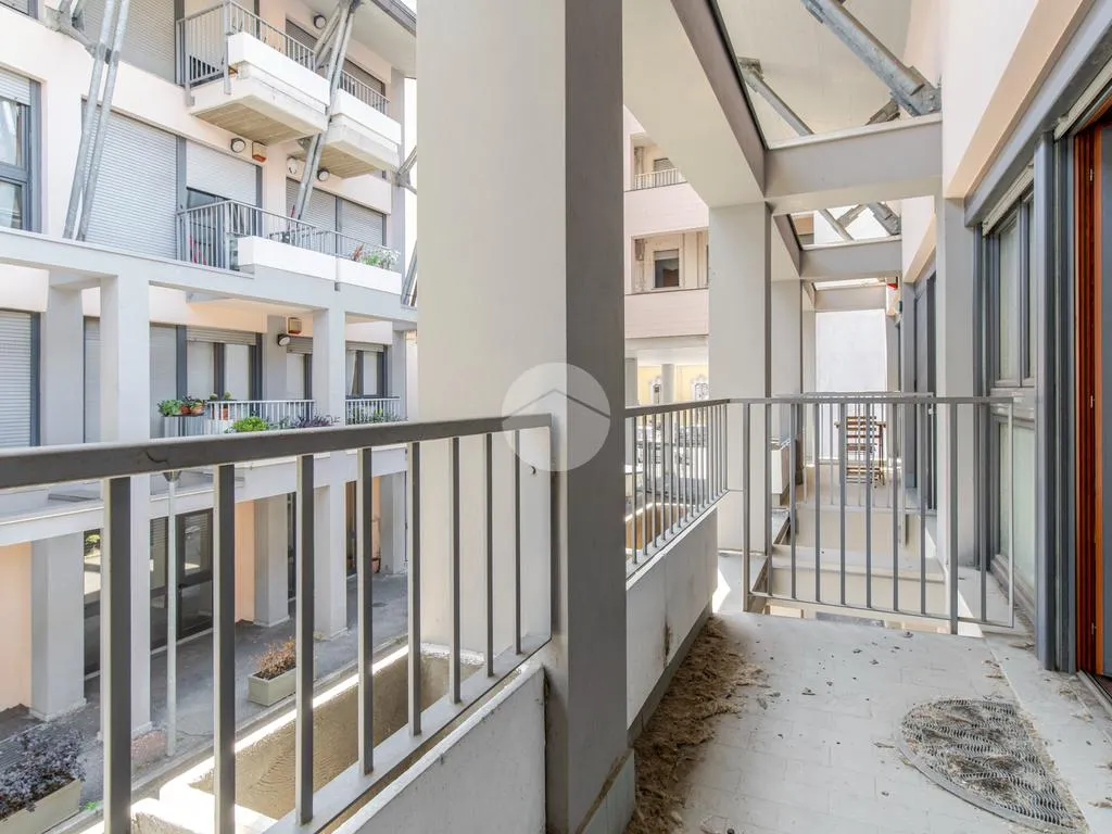Balcon - Modern 2-Bedroom Flat with Balcony in Milan