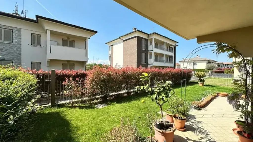 Jardin - Appartement 2 pièces à IT
