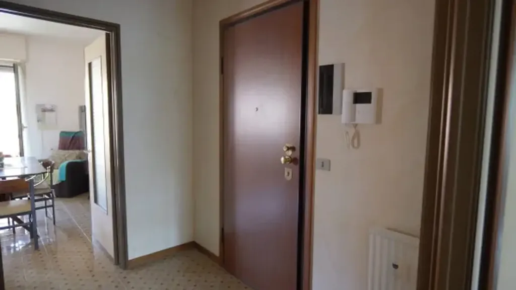 Entrée - Trilocale with Balcony in Biella