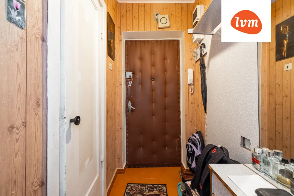hallway_entrance