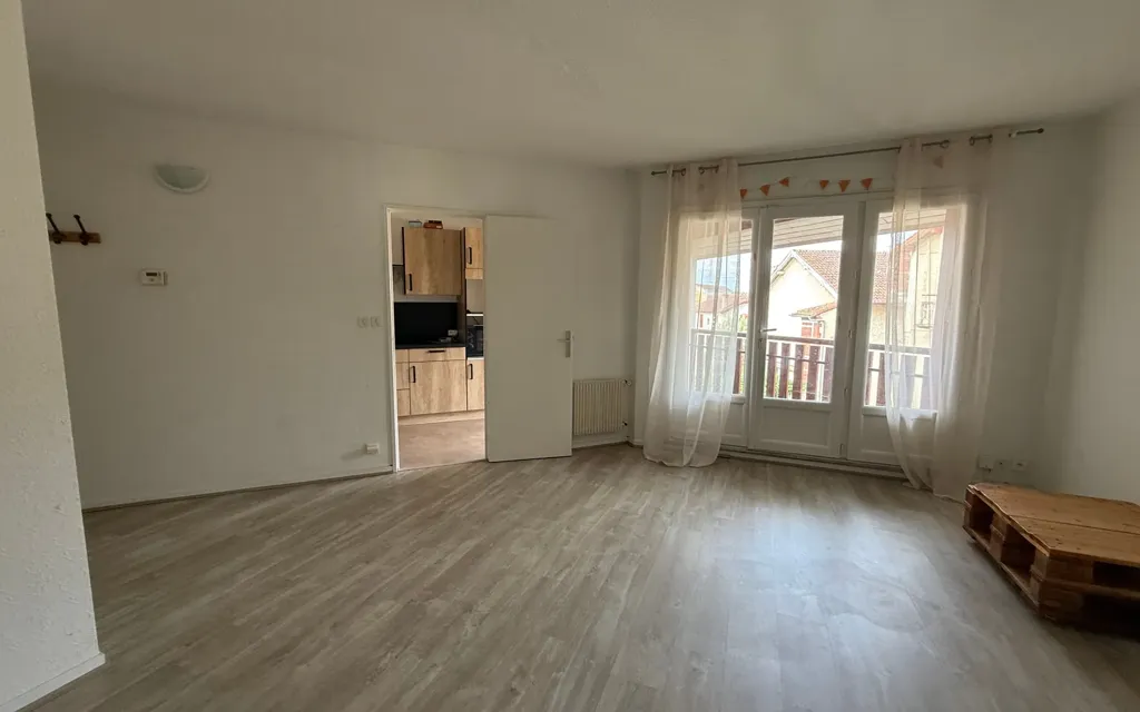 Séjour - Appartement T2 avec Balcon au Centre de Mont-de-Marsan